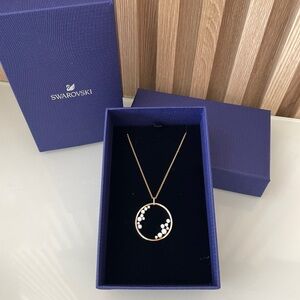*SOLD* Swarovski north pendant necklace rose gold